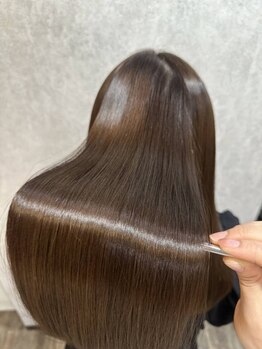 特別なサロンケアも、お家でできる日々のホームケアも。充実のトリートメントは当店にお任せください◎