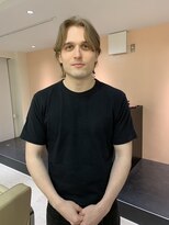 ペレ 原宿(PELE)&nbsp;MEN’S/リバースセンターパート/ニュアンスパーマ/原宿