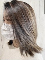 アースエレガンス 田町店(EARTH Elegance)&nbsp;ミディアムレイヤーカット×白髪ぼかしカラー