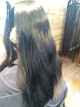 カシュカシュヘア(Cache-Cache hair) ロングでも毛先だけ暗くならないよぅ～カラーでイメチェン★