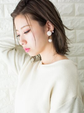 ノイン(noine) シティガールに似合うコーデとヘア