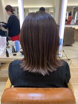 オリーブスバイネオリーブ(Olive's by neolive)&nbsp;切りっぱなしボブ＋白髪ぼかしハイライト