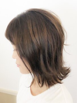 ヘアークリアー せんげん台 大人カジュアルな外はねレイヤースタイル 30代40代50代