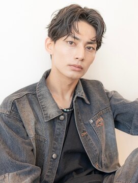 イオ 本厚木(io) センターパートウルフカット波巻きスパイラルパーマモテ髪