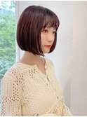 前下がりボブ　ワンレン　ミニボブ　ウェットヘア　ベージュ