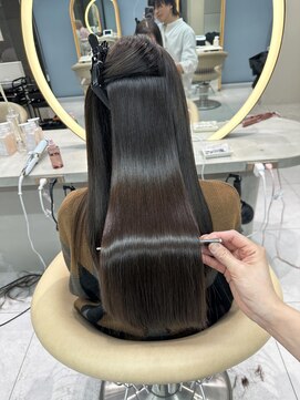 ロンドメリア 天神大名店(Lond Melia) ★メルティカラーフェミニンロング艶髪似合わせカットミディア厶