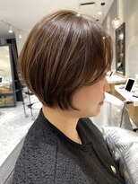 イメチェンショート外ハネボブ美髪ブルーブラックワイドバング