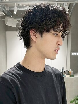 テクネ 天神大名(techne) 天神大名シャドウパーマスパイラルパーマセンターパートウルフ