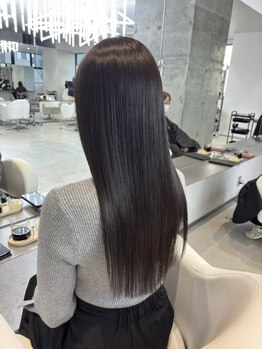 【大人女性の支持多数！】洗練された空間と上質な技術♪髪にツヤをまとえば、印象はぐっと若々しく―。