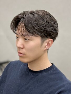 スラッシュ(SLASH) フェザーパーマ/ニュアンスパーマ/センターパート/姫路