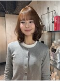 ミディアムレイヤーミルクグレージュ韓国巻き顔周りカット渋谷