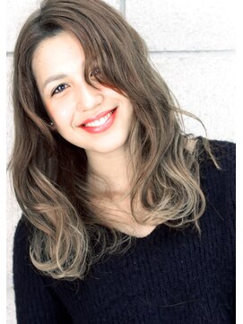 ヘアサロン ガリカ 表参道(hair salon Gallica) 『 グレージュ × グラデーション 』 外国人風 ☆ セミロング♪