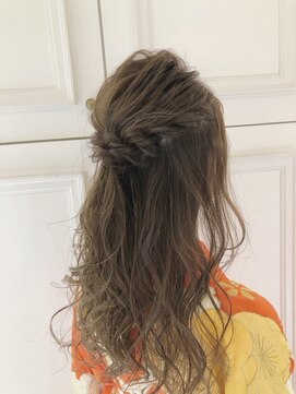 ネオリーブカフ 鶴ヶ峰店(Neolive caff) 卒業式ハーフアップ「卒業式ご予約受付中」