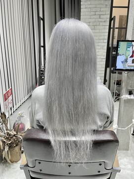 フェリア 松山(Feria) 【Feria松山】ホワイトシルバーカラー”石田幸輔“