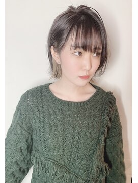 ステア ケース(stair case) 外ハネ切りっぱなしボブ/耳かけインナーカラーボブ