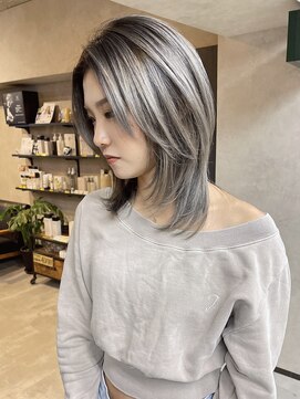 サニー 渋谷(SUNNY) レイヤーカット、バレイヤージュ、ハイライト、グレーベージュ