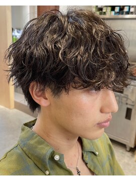 レタッチバイフィフス(RETOUCH by fifth) センターパート波巻きスパイラルパーマシャドウパーマゆるめ