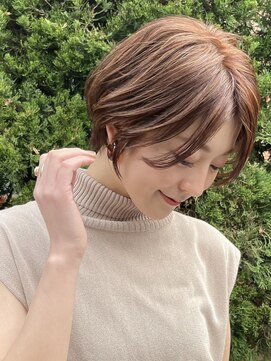 ネイロ 日本橋(NeiRo) 小顔ショートボブハイライトカラー大人ショートカット白髪ぼかし