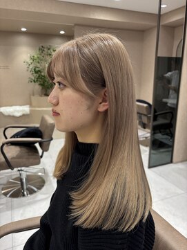 ジーニー 横浜(giinii) ミルクティーベージュ