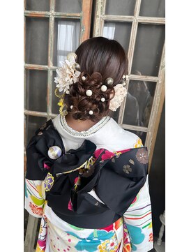 シーク(seak) シニヨンアレンジ