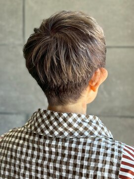 ディスコネクト(DISCO-N-NECT) ショートカット シルバーグレージュ 白髪染め ブリーチ 艶髪