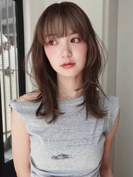 ローネス(LONESS) ワンカールで簡単！レイヤーカットと透明感のあるくすみベージュ