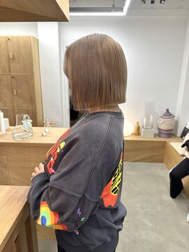 バド(bado) ベージュカラー/透明感カラー／レイヤーカット／髪質改善/本町