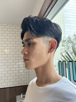 セッチュウ(SETCHUU)の写真/大人メンズの身嗜み。美容×理容のメンズ専門スタイリストが、顔剃り、眉カットで清潔感も整えます。