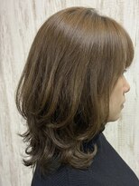 ナチュラ(Natur)&nbsp;◎最旬ハッシュカット◎ハネる動きを味方にする、大人のウルフ