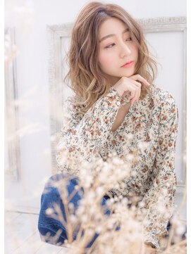 エミュスト(Emuest) 【Emuest心斎橋】ラグジュアリーミディ×くびれ無造作カール