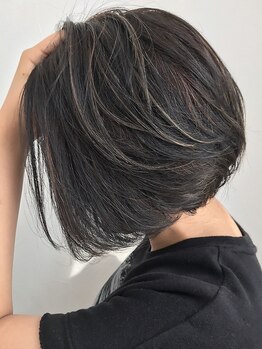 ヒババイワエン 三浦(HIBA by WAEN)の写真/【ショートにしたいけど勇気がない…そんな方にオススメ！】骨格に合わせたカットで小顔効果も抜群◎