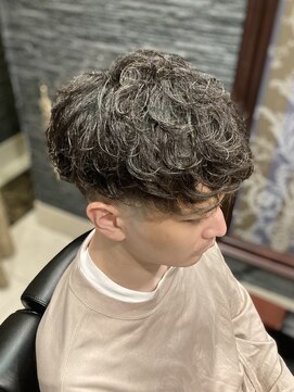 プレミアムバーバー 赤坂店(PREMIUM BARBER produce by HIRO GINZA) ツイスパフェード【ヒロ銀座】床屋/パーマ/刈り上げ