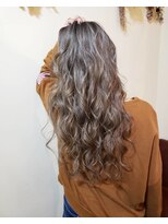 サーティーン(THIRTEEN) 透明感◎艶感◎憧れのグレー系ハイライト♪ロング(^^)