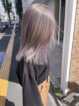 キング 高槻(K!ng) ハイライトカラーミルクティーベージュレイヤーカット