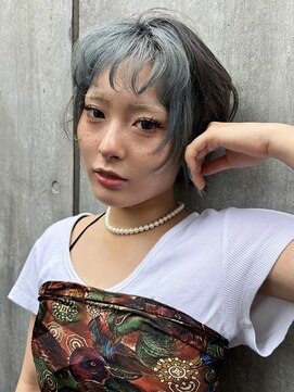 メイカ(MEIKA) 【 オン眉ウルフショート × ライトブルー 】浅野美紀