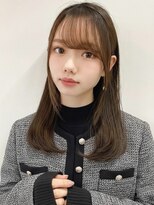 アフロート ディル(AFLOAT D'L)&nbsp;大人可愛い小顔流し前髪顔まわりミディアムワンカールストレート