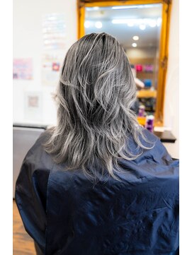 ヘアーメイク ダンス(hair make DANCE) エアータッチバレイヤージュミディアム グレーシルバー