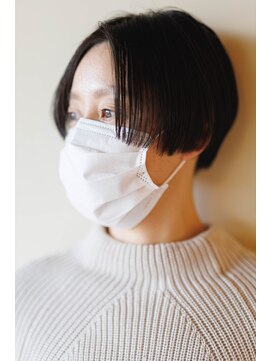 コモド(COMODO) 前上がりのシンプルショート