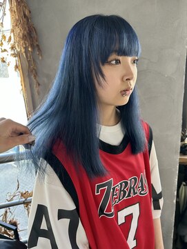 リュッカ(Lyuck) 【MANA】ブリーチ/青髪/刈り上げ/派手髪/ハイトーン