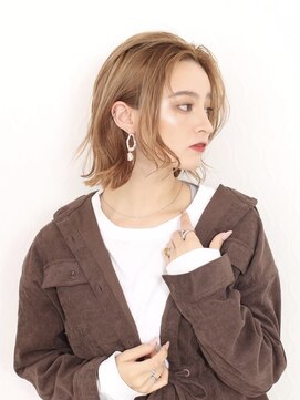 マイン(MINe) ゆるふわミディアム 柔らかベージュカラー