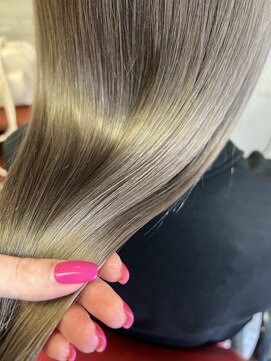 ロマンヤカタ ファース(ROMAN YAKATA fars) ハイトーン髪質改善カラー@田島(2024/6)