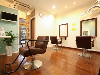 ヘアーアンドネイルリノ(Hair&Nail Lino)の写真/気さくで話しやすいスタイリストが親身になって聞いてくれる◎スタイリストと一緒になりたい理想を叶える♪