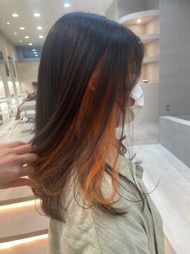 ヴィサージュアクト(VISAGE a.c.t) 暗髪×オレンジインナーカラー