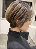 青山白髪ぼかしハイライトレイヤーボブアッシュグレージュ40代