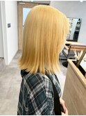抜きっぱなしハイトーンブロンドカラー＊外ハネミディアムボブ