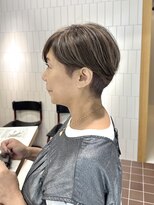 ナギ(nagi)&nbsp;ショートマッシュ白髪ぼかしハイライト