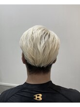 クーラペ(Cura Per hair garden)&nbsp;センター分けツーブロックヘア