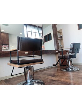 日々忙しい大人女性へ、木のぬくもり溢れる空間で癒しの時間を―。ワンランク上の上質なスタイルをご提供◎