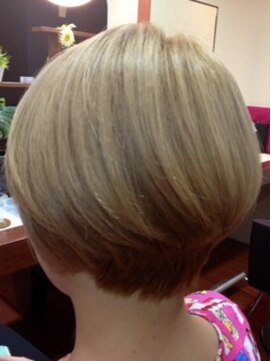 フルブライト(Full Bright) 心斎橋美容室FullBright3Dデザインカラーオシャレ☆丸みショート