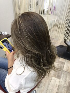 ヘアーサロン イルア 北越谷(hair salon I'LUNA) ベージュバレイヤージュ
